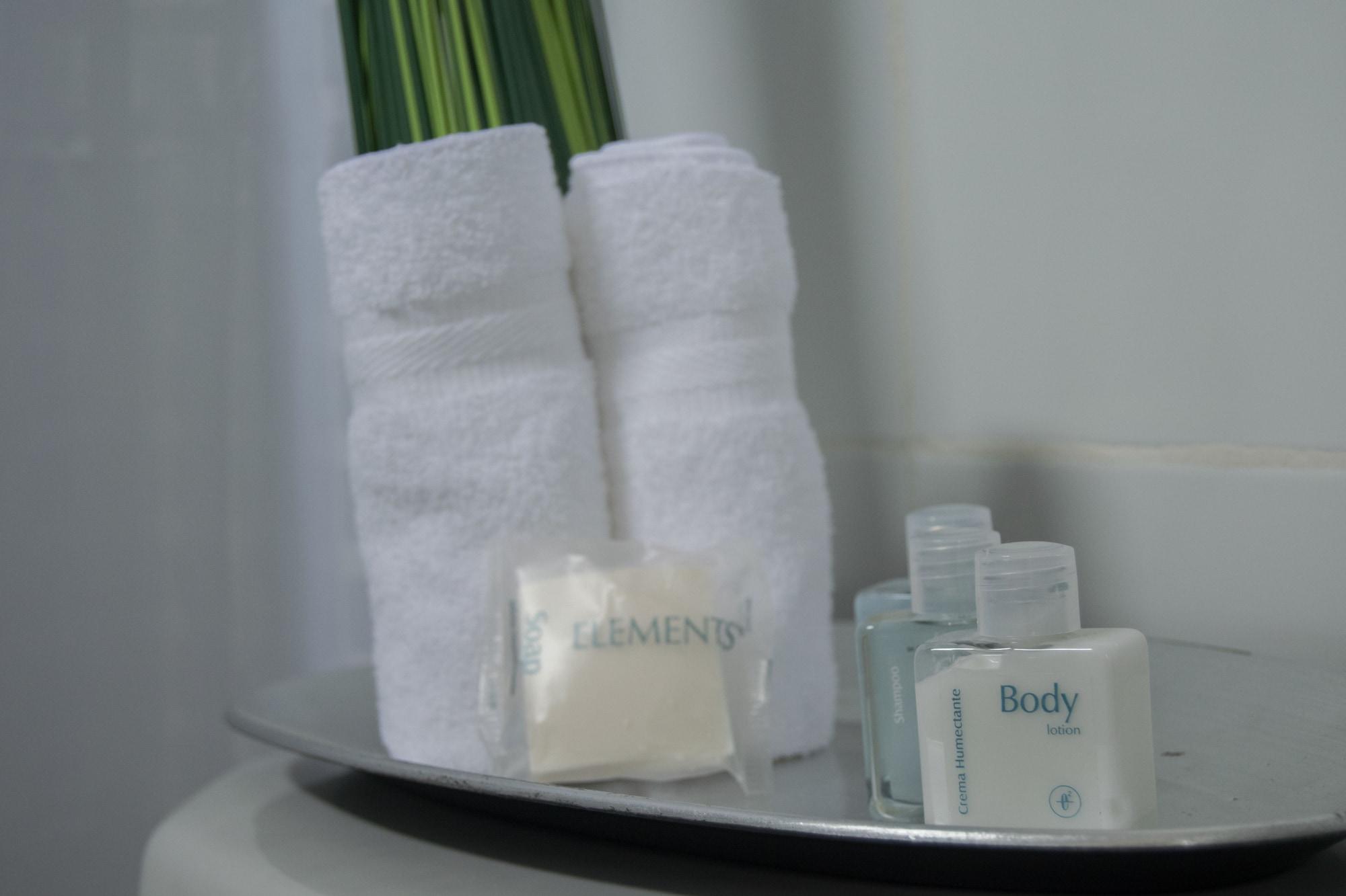 In & Out Hotel (Adults Only) Guatemala City Екстер'єр фото